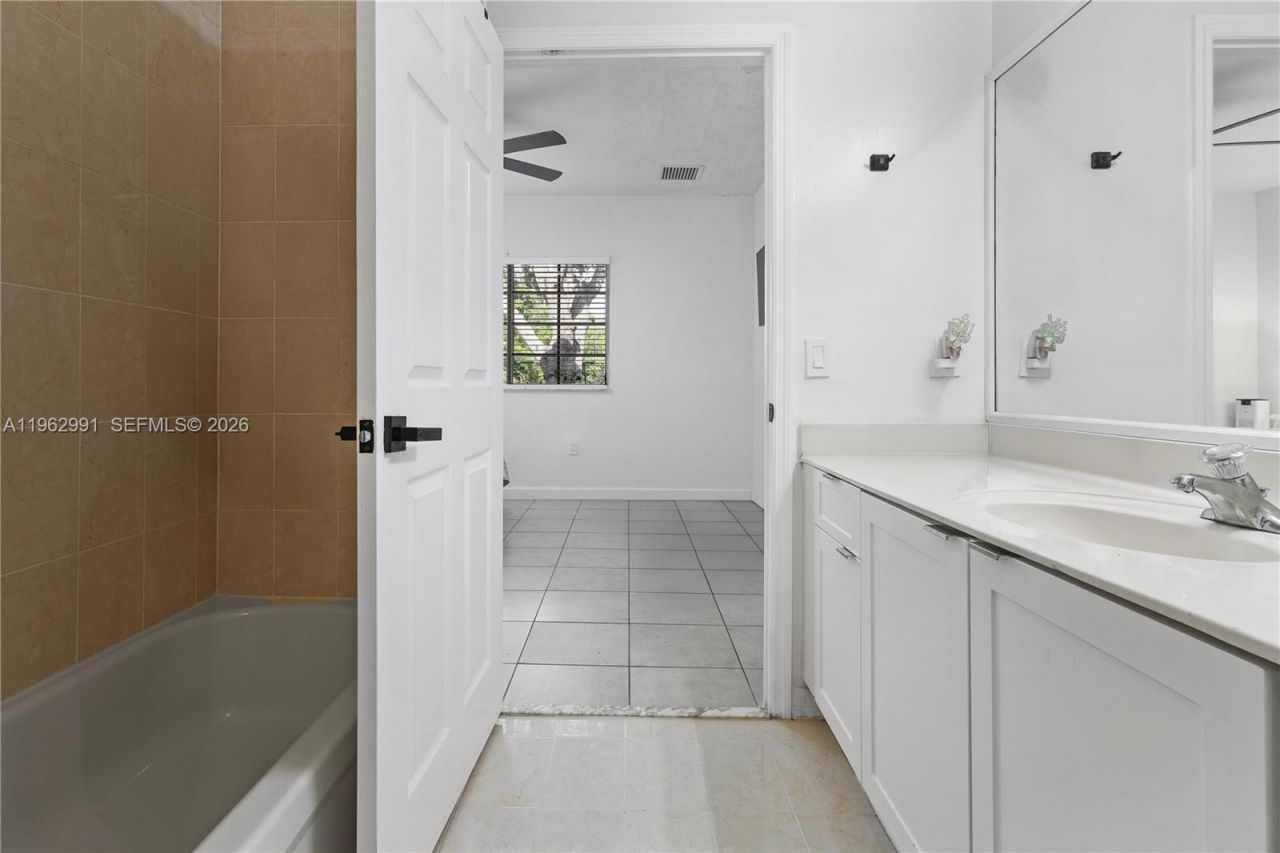 2741 NE 4th St, Unit 103, Homestead, FL 33033 Photo