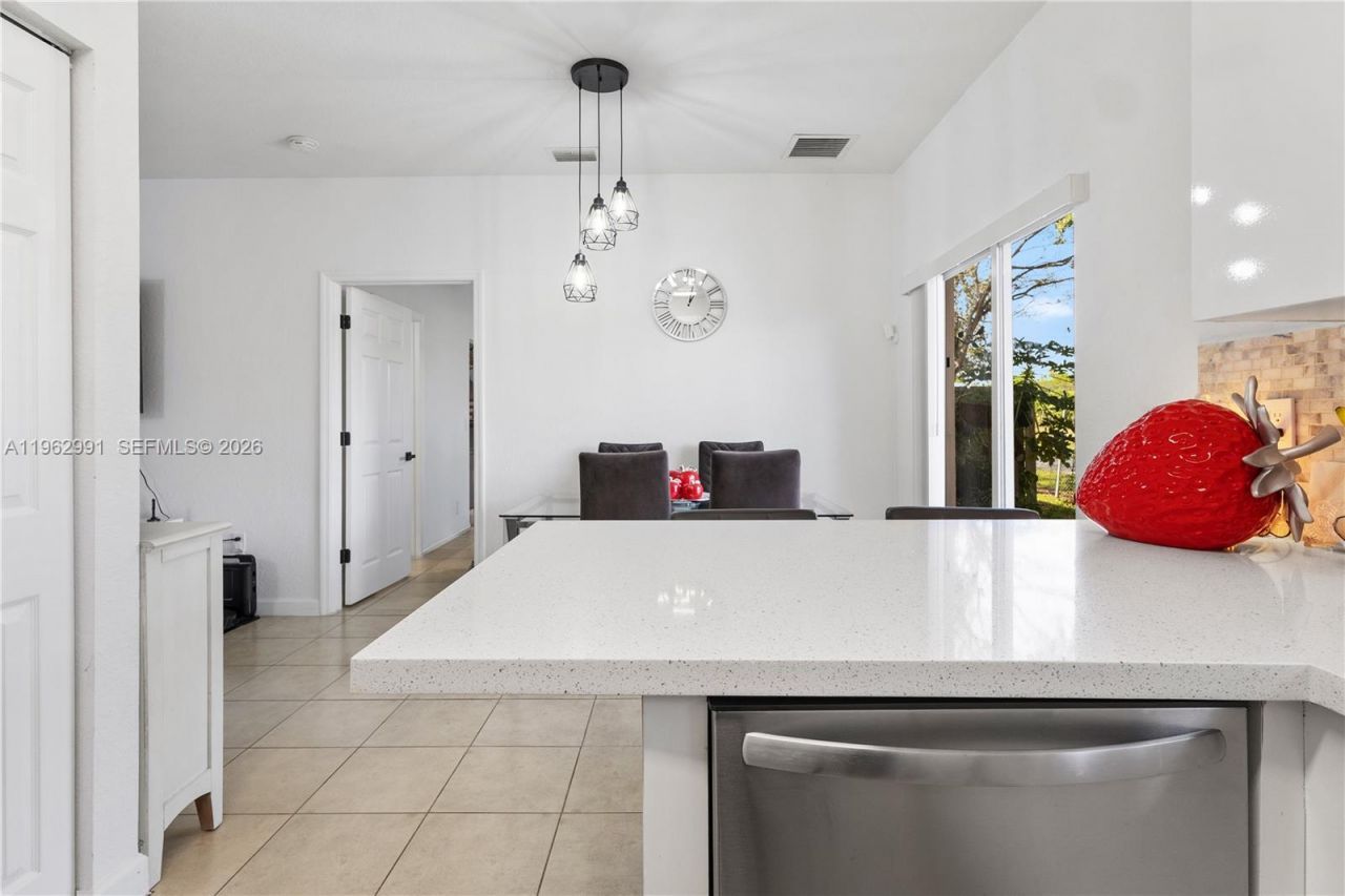 2741 NE 4th St, Unit 103, Homestead, FL 33033 Photo