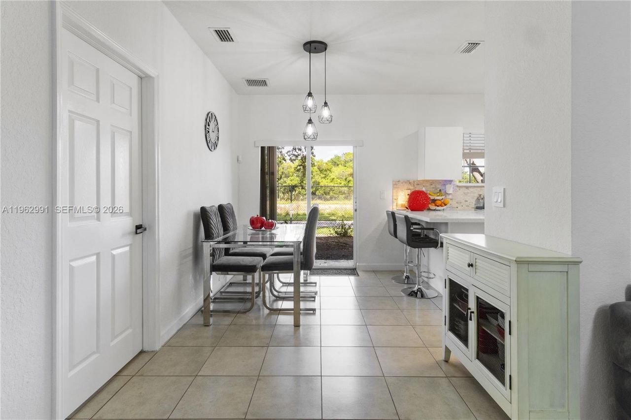 2741 NE 4th St, Unit 103, Homestead, FL 33033 Photo