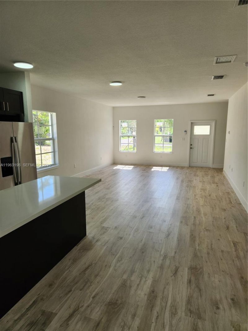 22065 Miami Ave, Miami, FL 33170 Photo