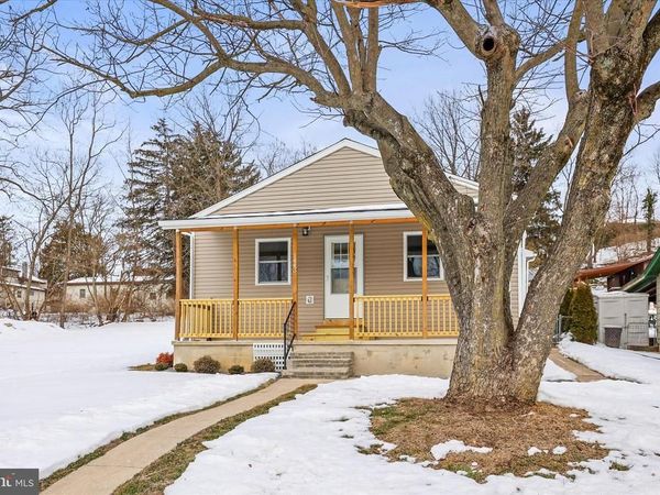 1443 W COLLEGE AVENUE, YORK, PA 17404