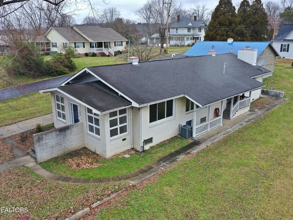 108 W 1St Ave, Oneida, TN 37841