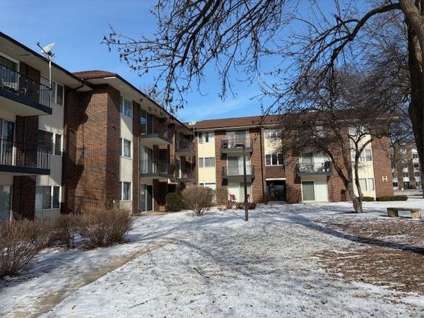 Unit F11, Naperville, IL 60563