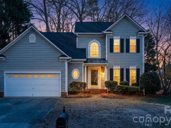 11627 Knightsdale Drive, Charlotte, NC 28277