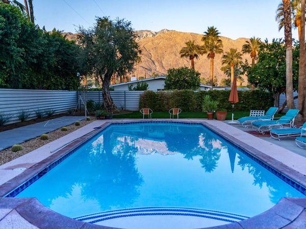 1423 E San Lorenzo Road, Palm Springs, CA 92264