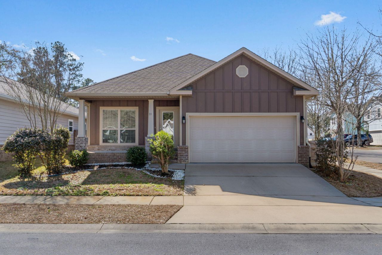 10 Sandywoods Court, Freeport, FL 32439 Main Photo