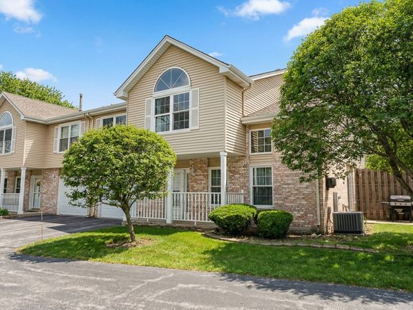 16013 Laurel Drive, Orland Park, IL 60462