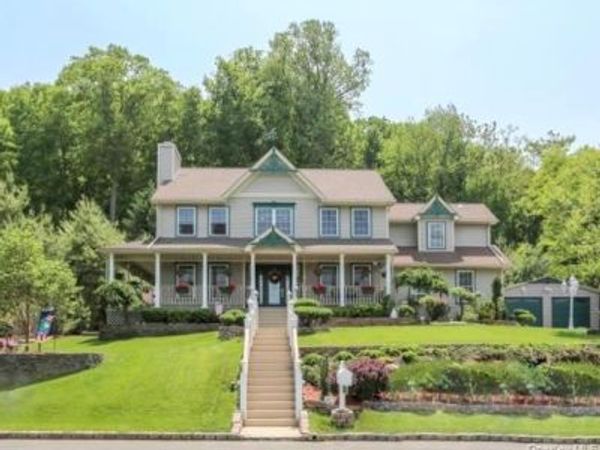 9 Oldfield Court, Garnerville, NY 10923