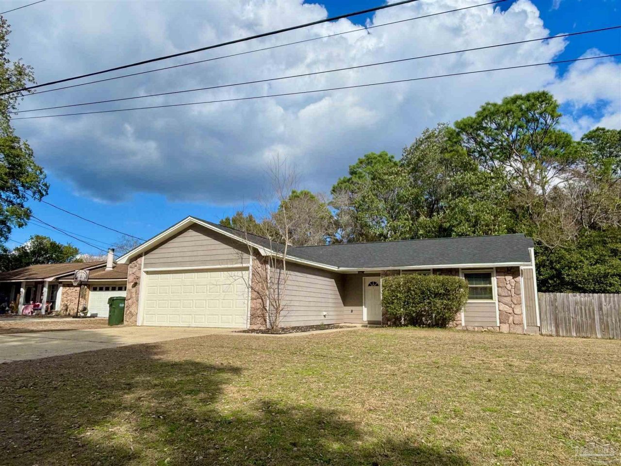 2912 Breckenridge Dr, Pensacola, FL 32526 Main Photo