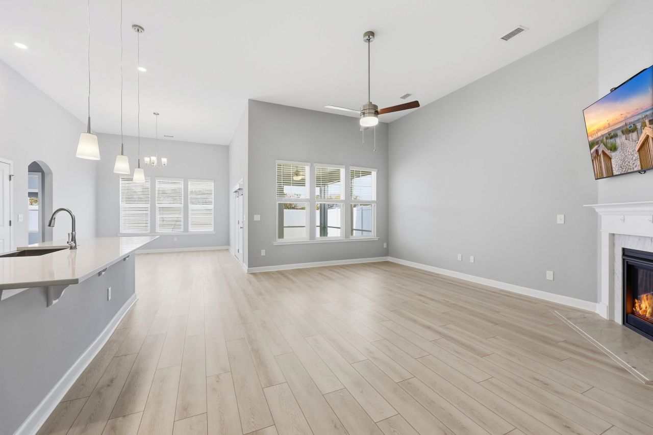 335 Happy Valley Dr. Photo 8