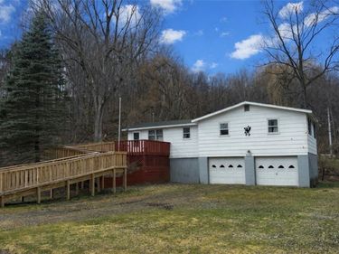 7557 E Port Bay Road, Wolcott, NY 14590