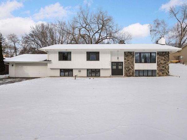 6704 Sioux Trail, Edina, MN 55439