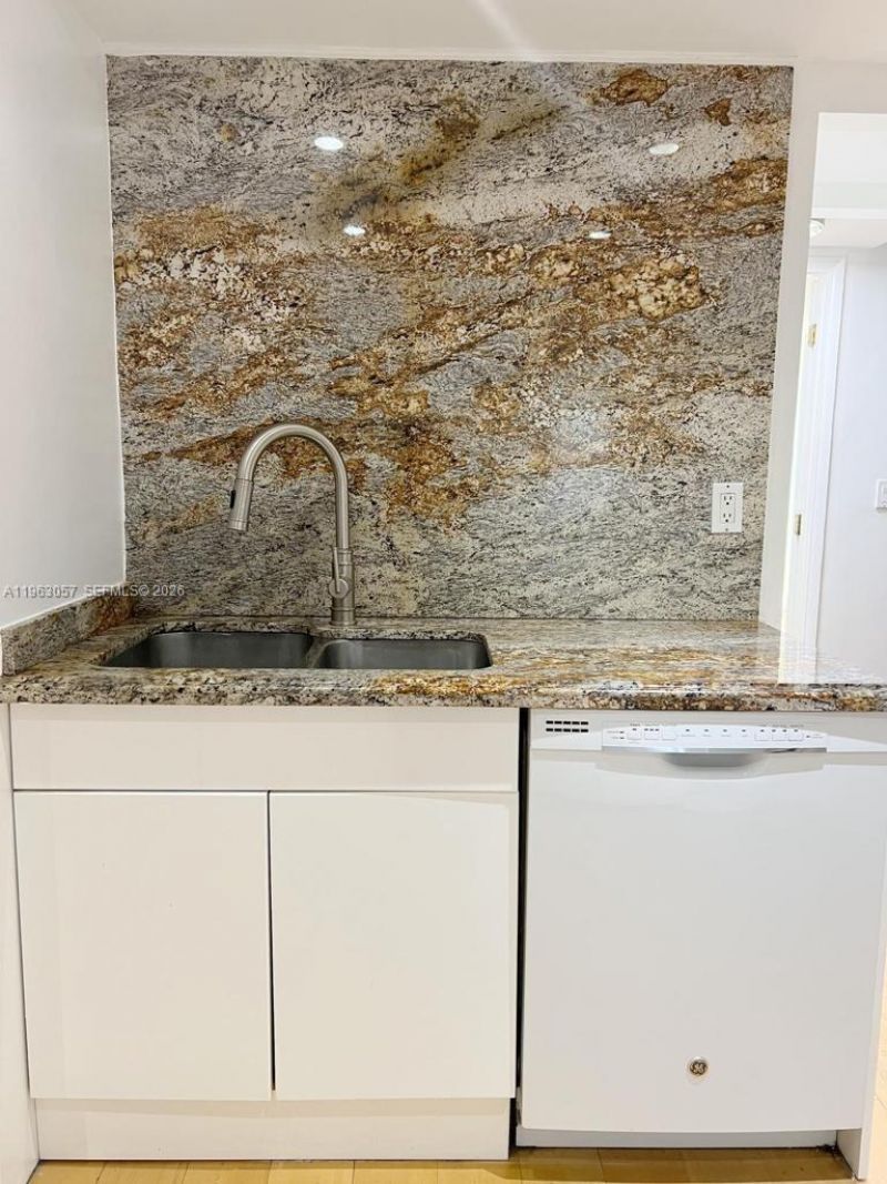 1111 Crandon Blvd, Unit A1205, Key Biscayne, FL 33149 Photo