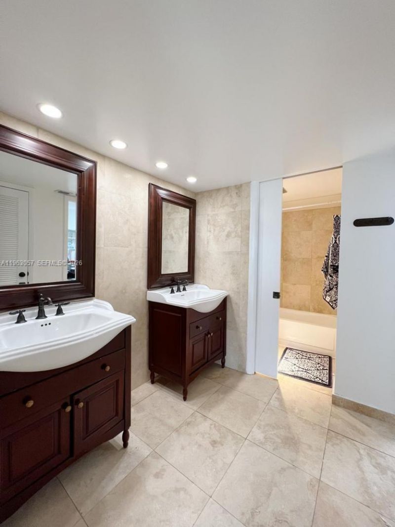 1111 Crandon Blvd, Unit A1205, Key Biscayne, FL 33149 Photo