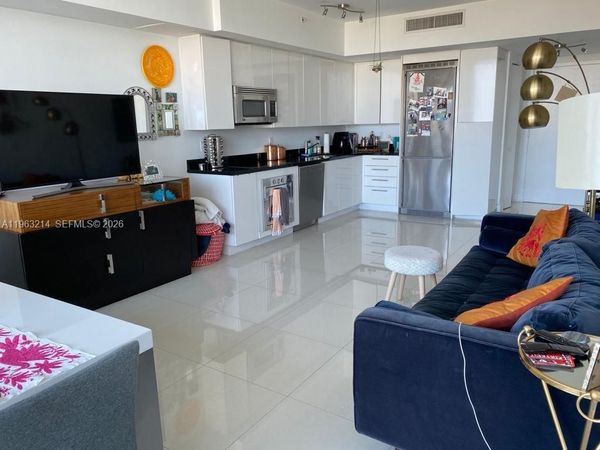 92 SW 3rd St, Unit 2107, Miami, FL 33130