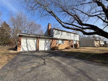 1424 Meadow Moor Drive, Beavercreek, OH 45434