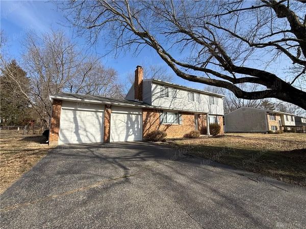 1424 Meadow Moor Drive, Beavercreek, OH 45434