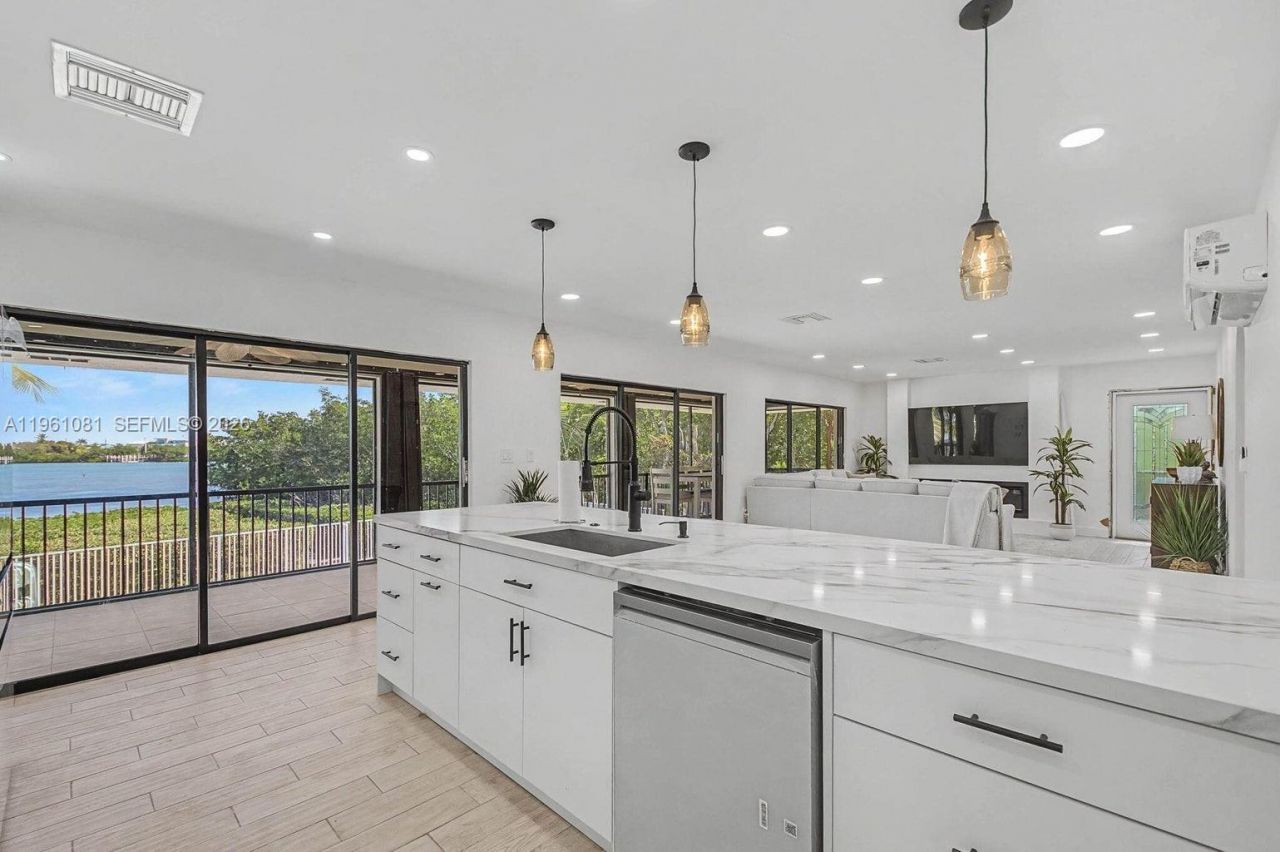 130 Brian Rd , Marathon, FL 33050 Photo