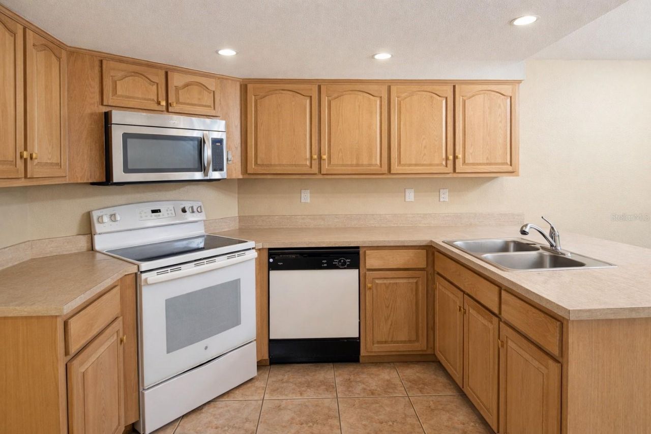1901 Ashley Oaks Court, Saint Cloud, FL 34771 Photo