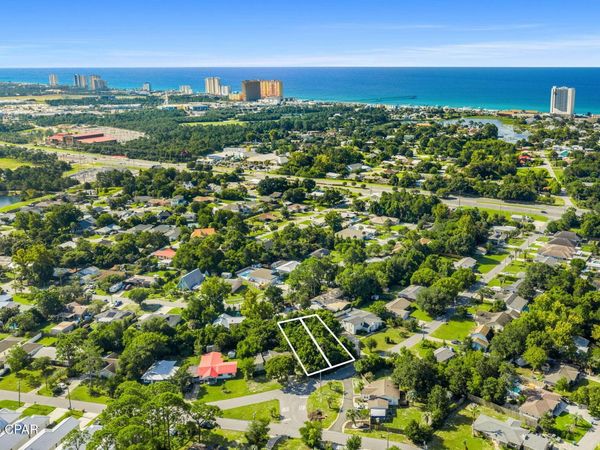 142 Half Acre Lane, Panama City Beach, FL 32413