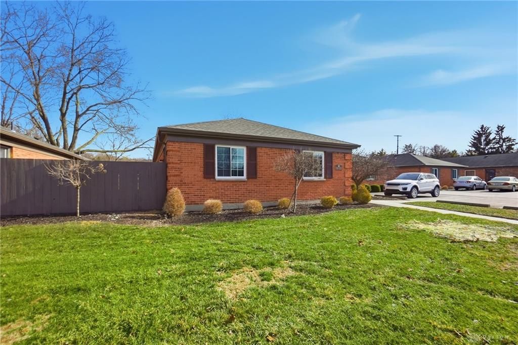 5450 Dunmore Drive, Dayton, OH 45459 Main Photo