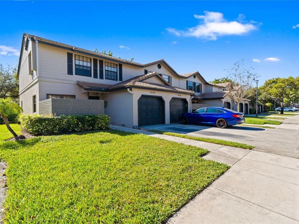 9129 N Vineyard Lake Drive, Unit 9129, Plantation, FL 33324