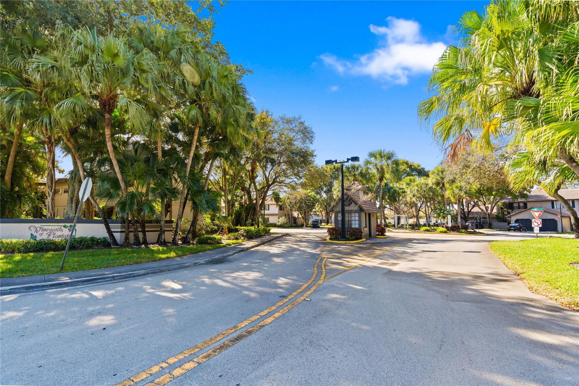 9129 N Vineyard Lake Drive, Unit 9129, Plantation, FL 33324 Photo