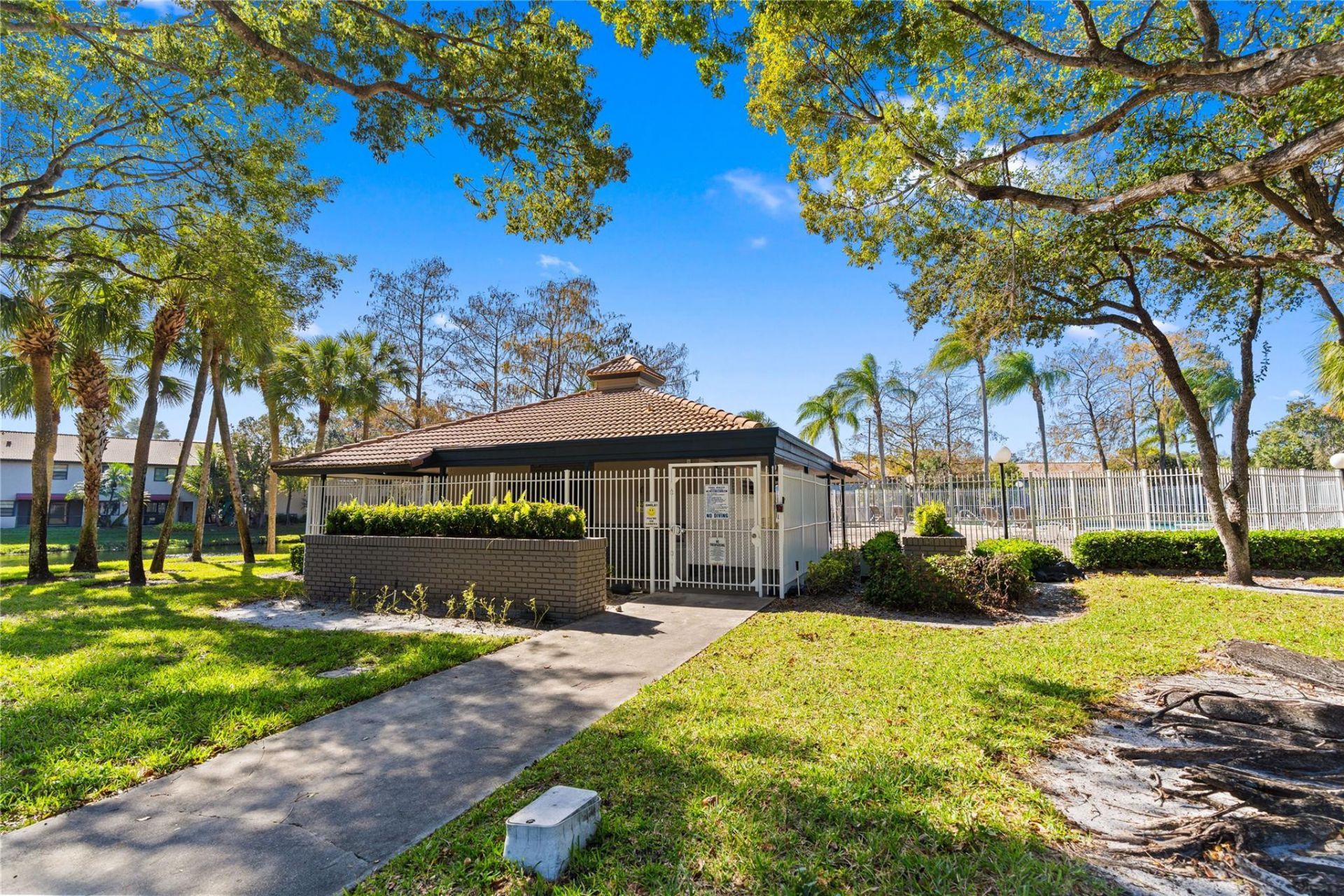 9129 N Vineyard Lake Drive, Unit 9129, Plantation, FL 33324 Photo