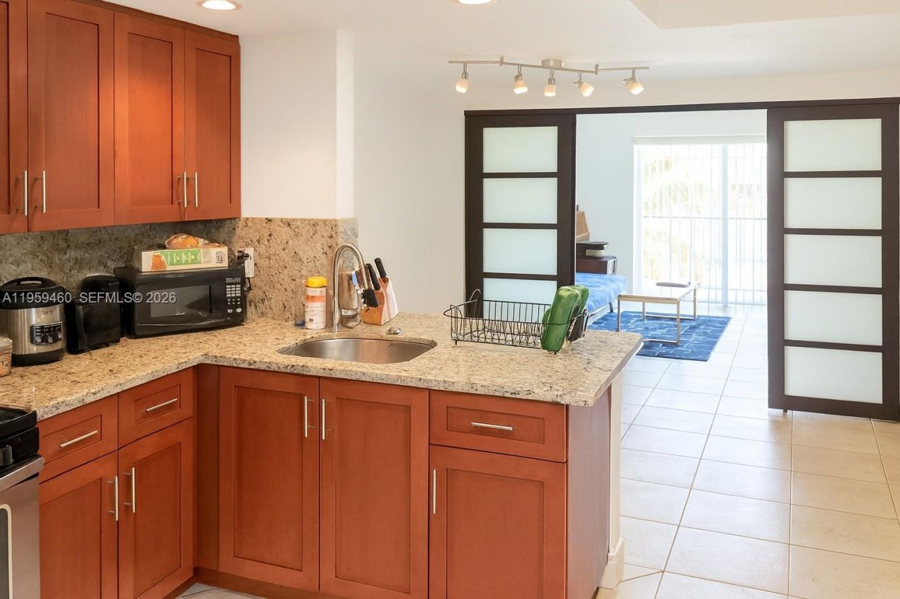 6707 N Kendall Dr , Unit 115, Pinecrest, FL 33156 Photo