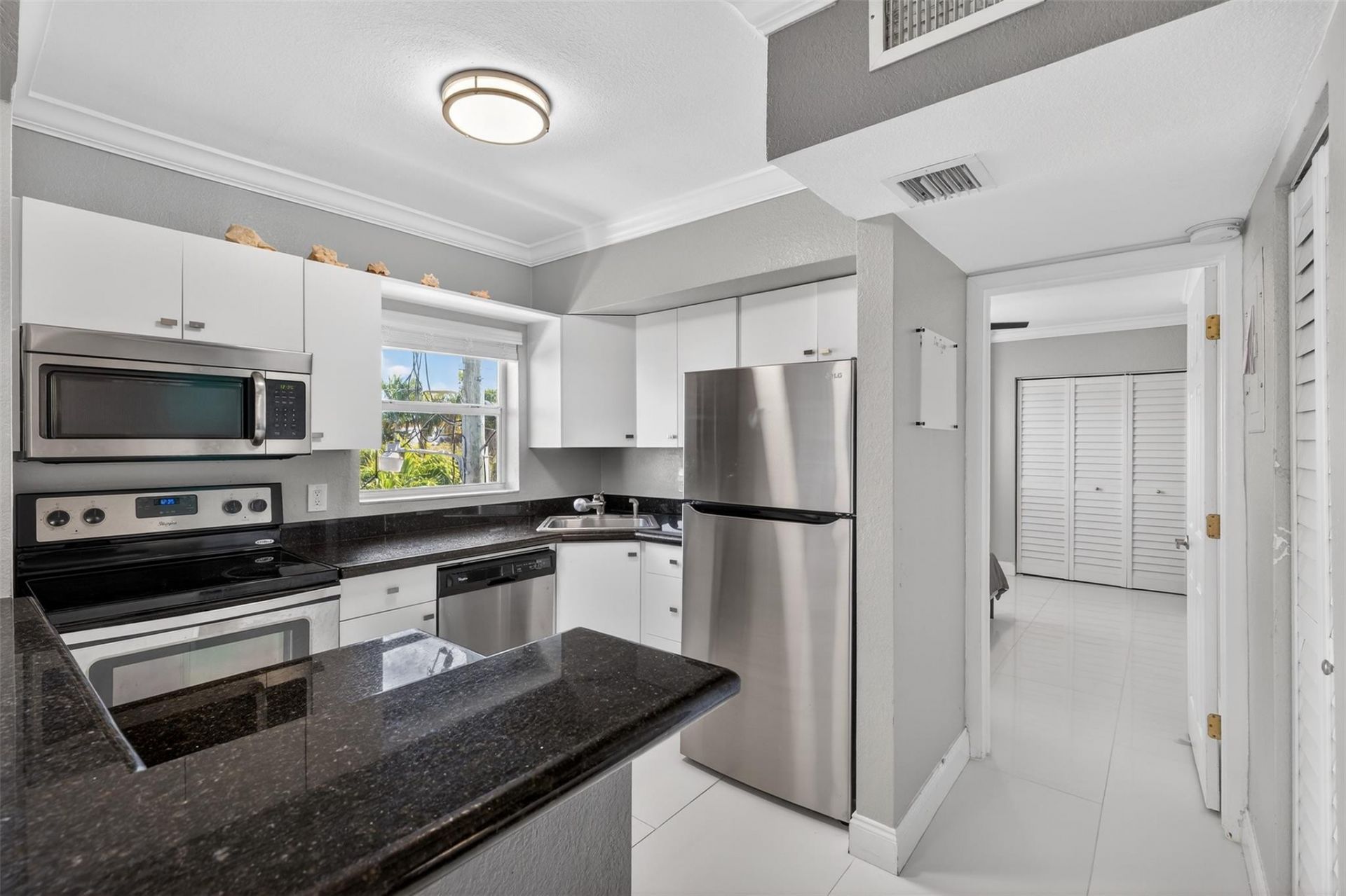 744 NE 14th Avenue, Unit 21, Fort Lauderdale, FL 33304 Photo