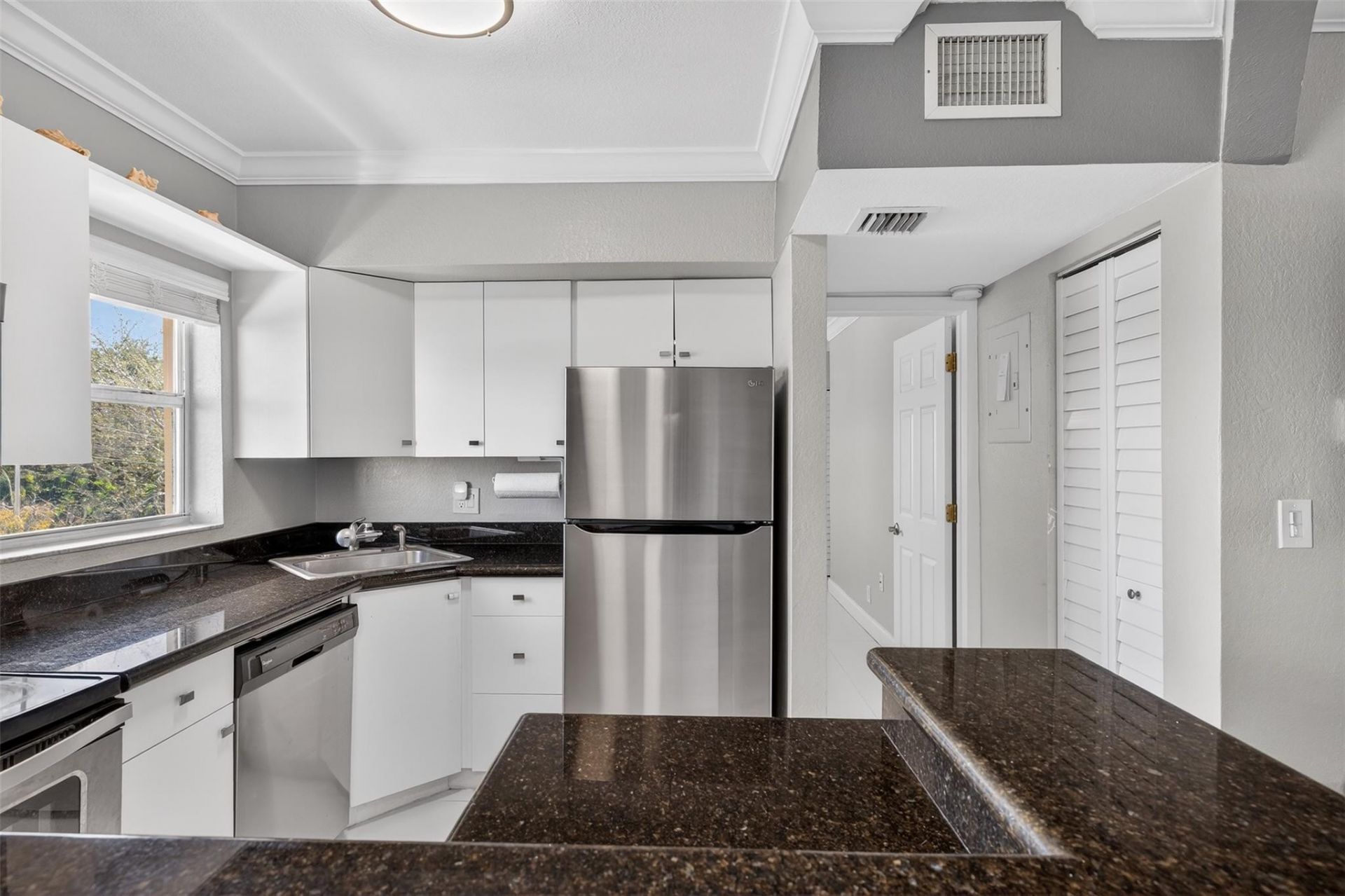 744 NE 14th Avenue, Unit 21, Fort Lauderdale, FL 33304 Photo