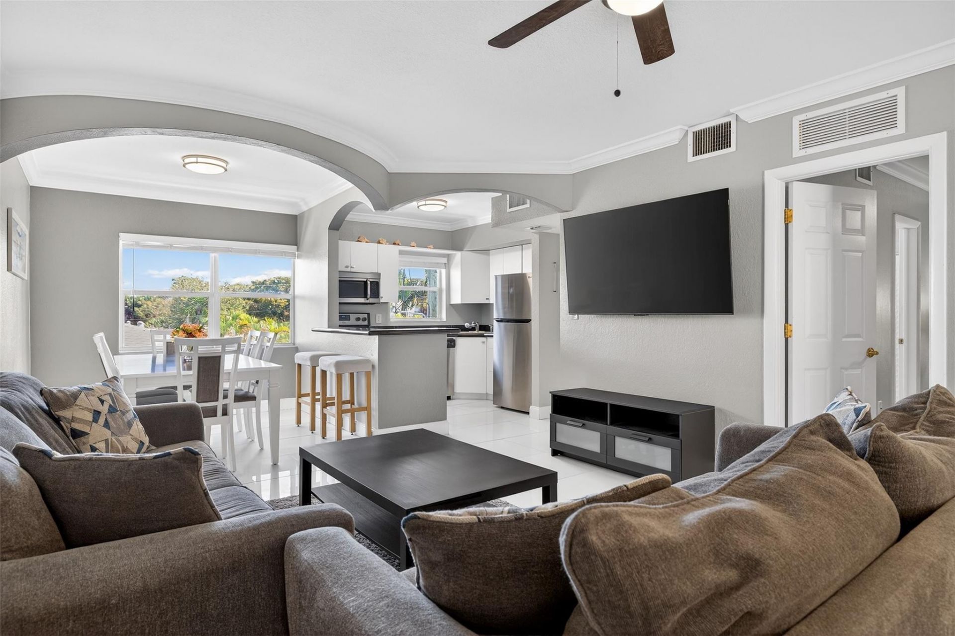 744 NE 14th Avenue, Unit 21, Fort Lauderdale, FL 33304 Photo