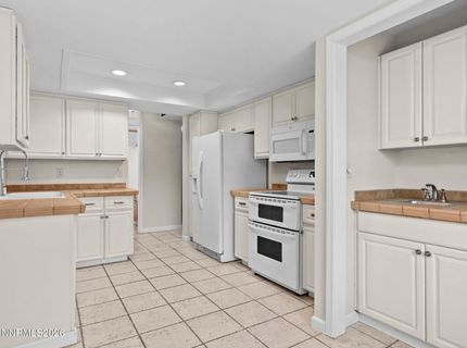 90 May Drive, Sparks, NV 89436 Photo