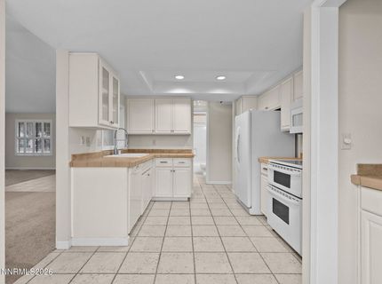 90 May Drive, Sparks, NV 89436 Photo