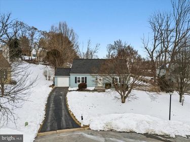 11 N WILLIAMSON ROAD, AVONDALE, PA 19311