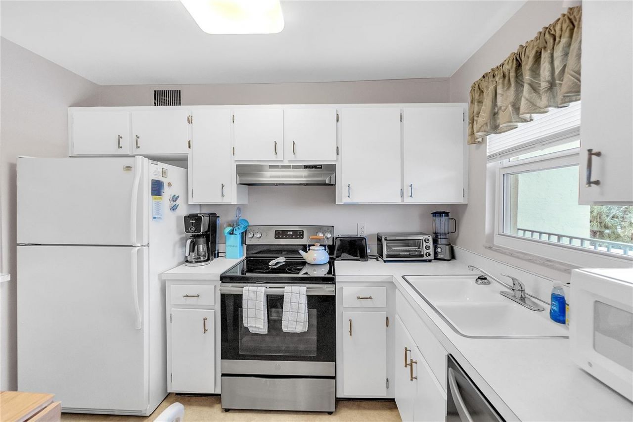 915 Beach Road, Unit 318, Sarasota, FL 34242 Photo