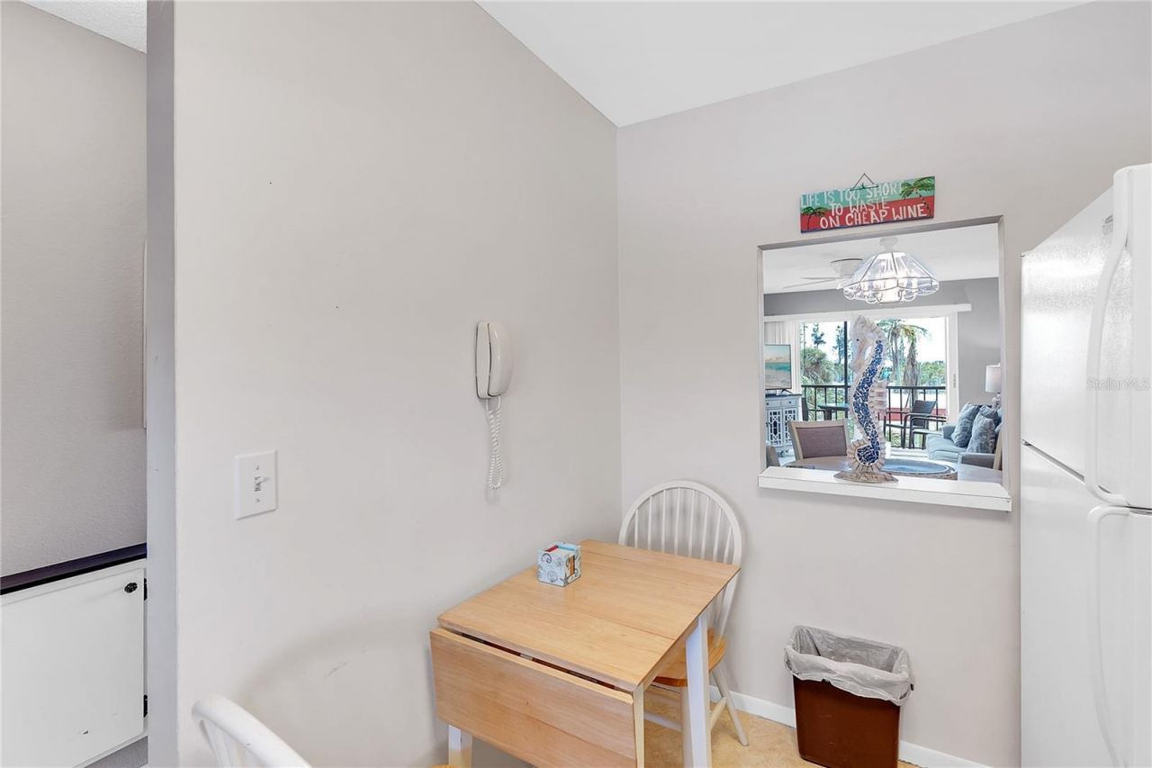 915 Beach Road, Unit 318, Sarasota, FL 34242 Photo