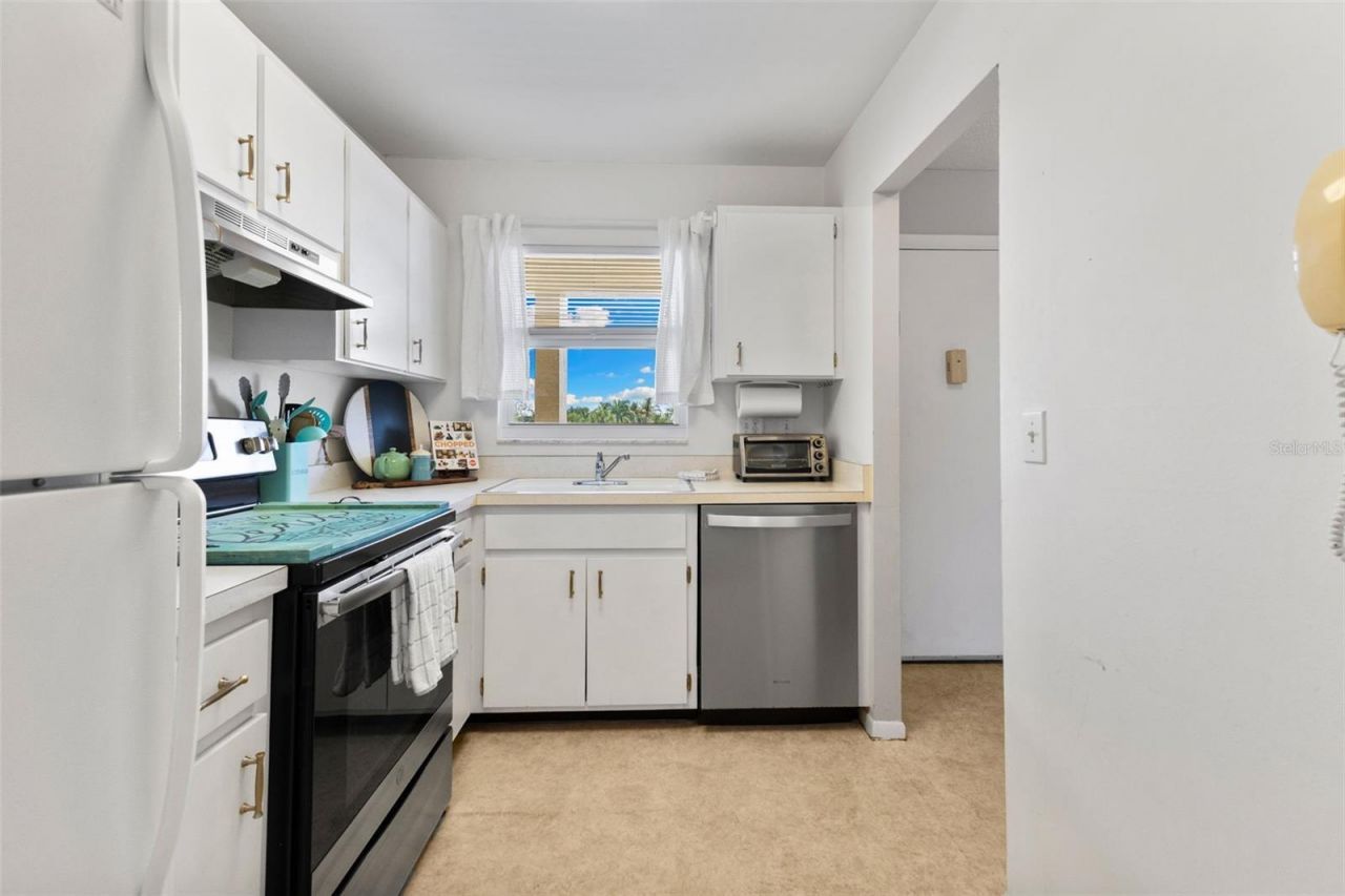915 Beach Road, Unit 318, Sarasota, FL 34242 Photo