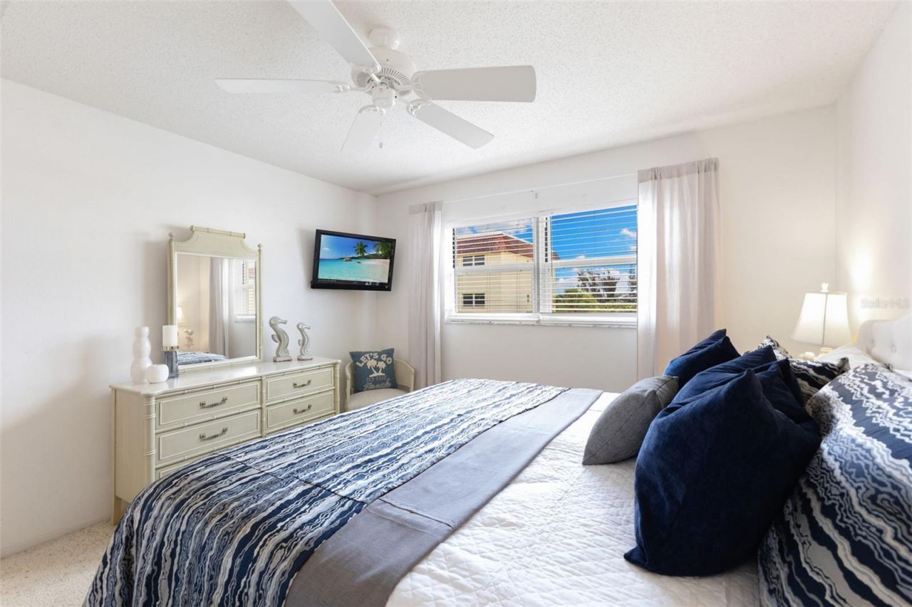 915 Beach Road, Unit 318, Sarasota, FL 34242 Photo