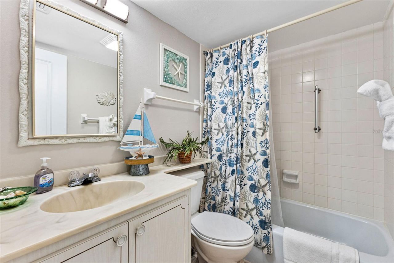915 Beach Road, Unit 318, Sarasota, FL 34242 Photo