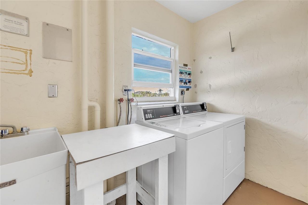 915 Beach Road, Unit 318, Sarasota, FL 34242 Photo