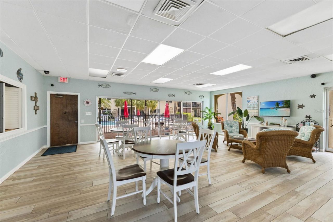 915 Beach Road, Unit 318, Sarasota, FL 34242 Photo