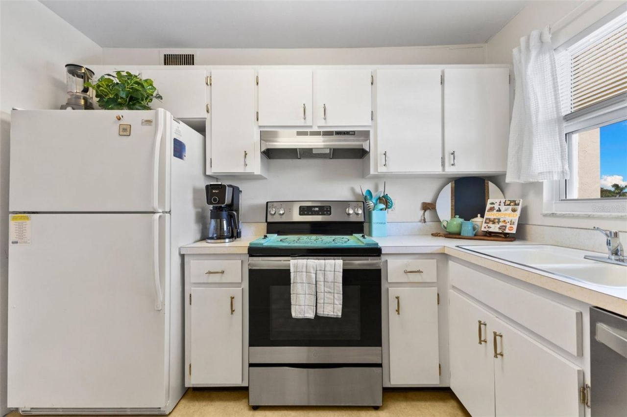 915 Beach Road, Unit 318, Sarasota, FL 34242 Photo