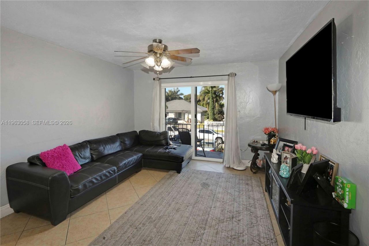 1275 W 35th St , Unit 45B, Hialeah, FL 33012 Photo