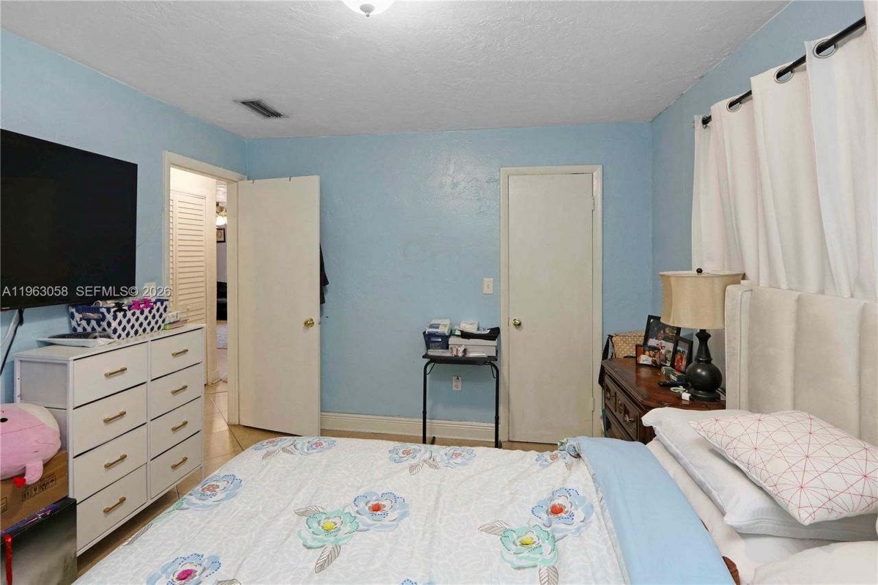1275 W 35th St , Unit 45B, Hialeah, FL 33012 Photo