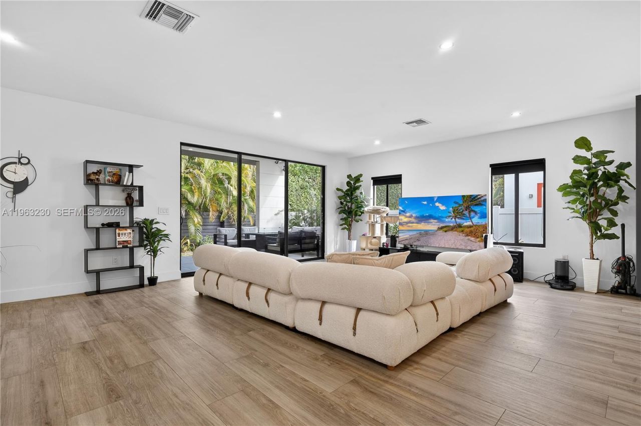 913 NE 15th St, Fort Lauderdale, FL 33304 Photo