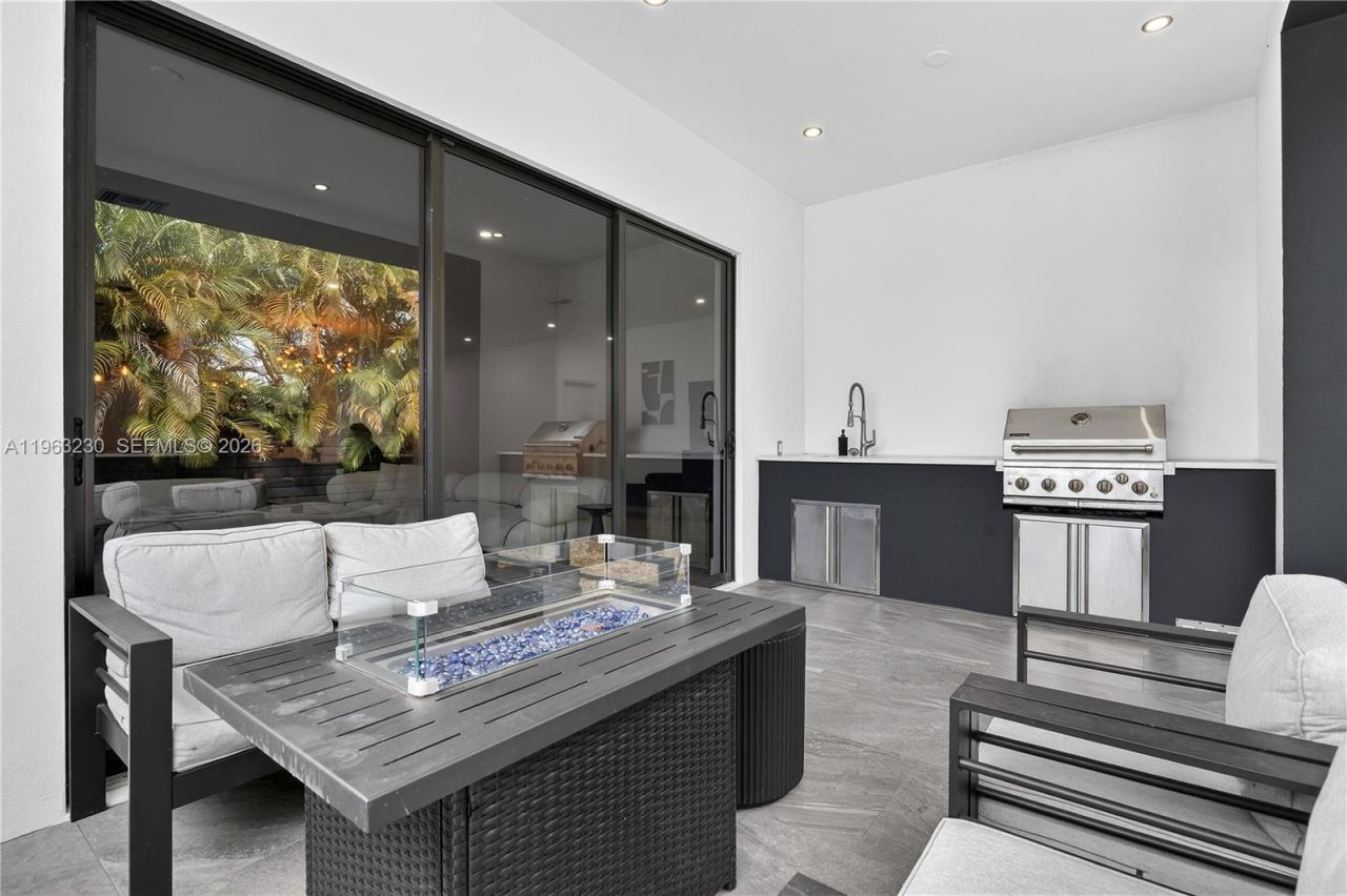 913 NE 15th St, Fort Lauderdale, FL 33304 Photo