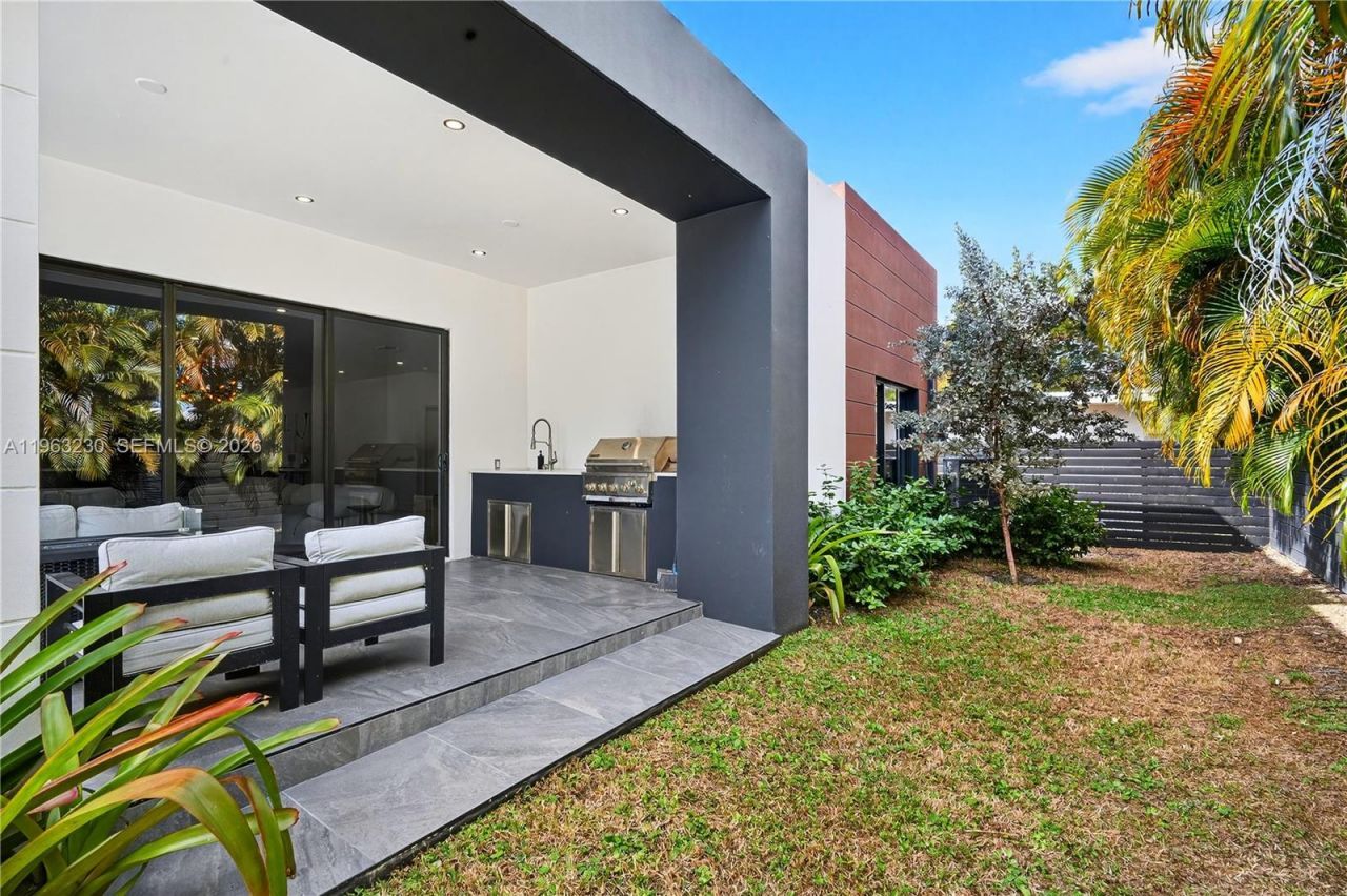 913 NE 15th St, Fort Lauderdale, FL 33304 Photo