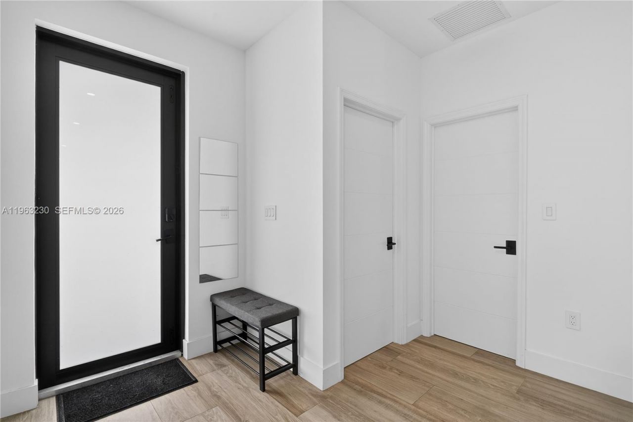 913 NE 15th St, Fort Lauderdale, FL 33304 Photo