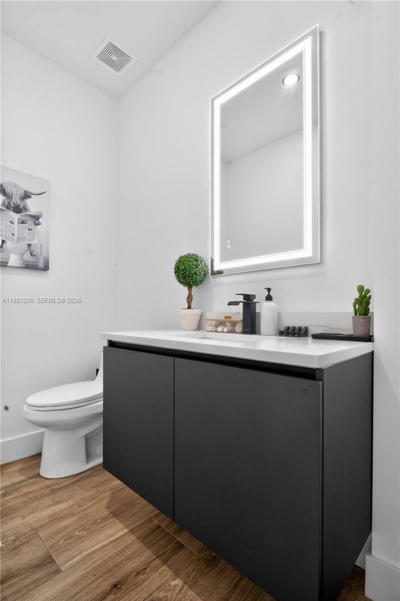 913 NE 15th St, Fort Lauderdale, FL 33304 Photo